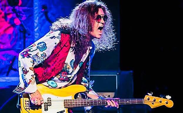 Glenn Hughes, en una actuación de su gira. 