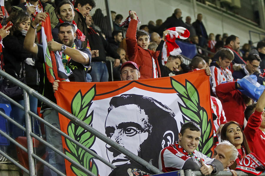 La afición rojiblanca llenó de alegría el campo del Eibar durante el encuentro de Copa del Rey