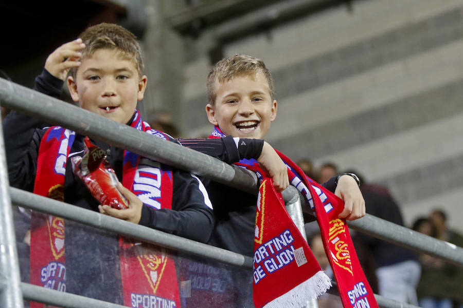 La afición rojiblanca llenó de alegría el campo del Eibar durante el encuentro de Copa del Rey