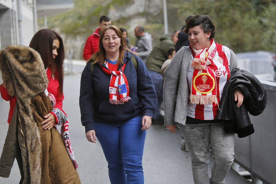 La afición rojiblanca llenó de alegría el campo del Eibar durante el encuentro de Copa del Rey