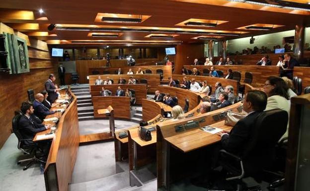 Los partidos asturianos, enfrentados ante una reforma de la Constitución