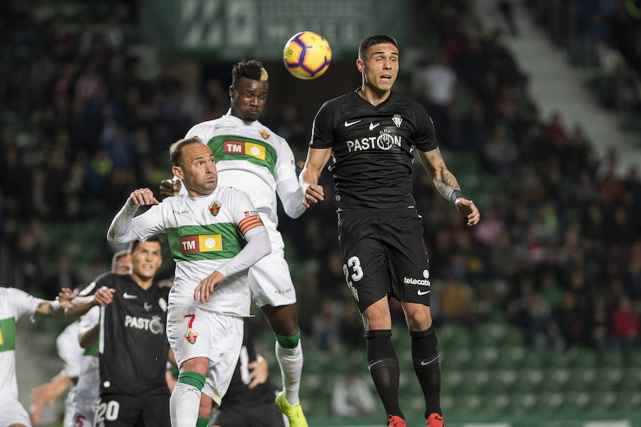 Fotos: Elche 0-0 Sporting, en imágenes