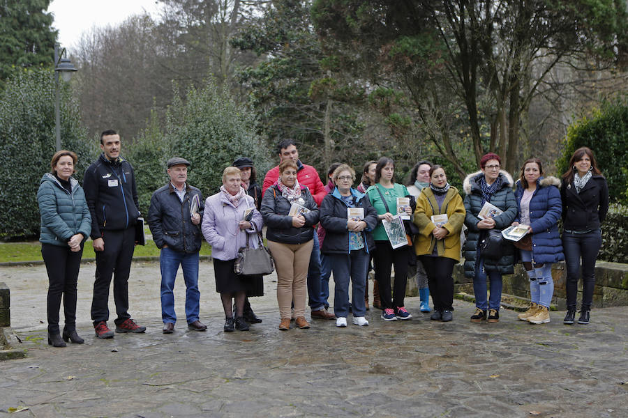 Carmen Moriyón, alcaldesa de Gijón, inauguró estas excursiones turísticas que se llevarán a cabo de 12 a 14 horas.