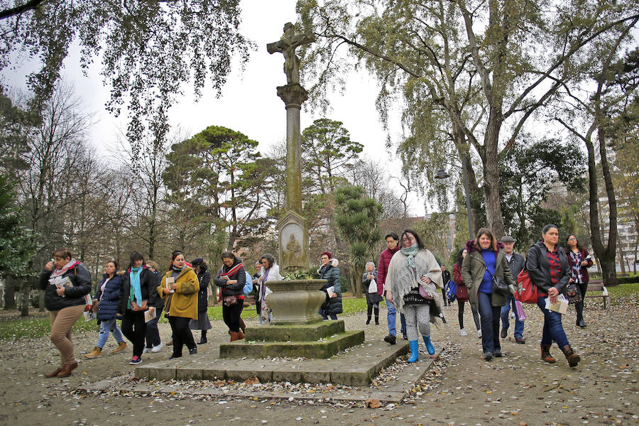 Carmen Moriyón, alcaldesa de Gijón, inauguró estas excursiones turísticas que se llevarán a cabo de 12 a 14 horas.