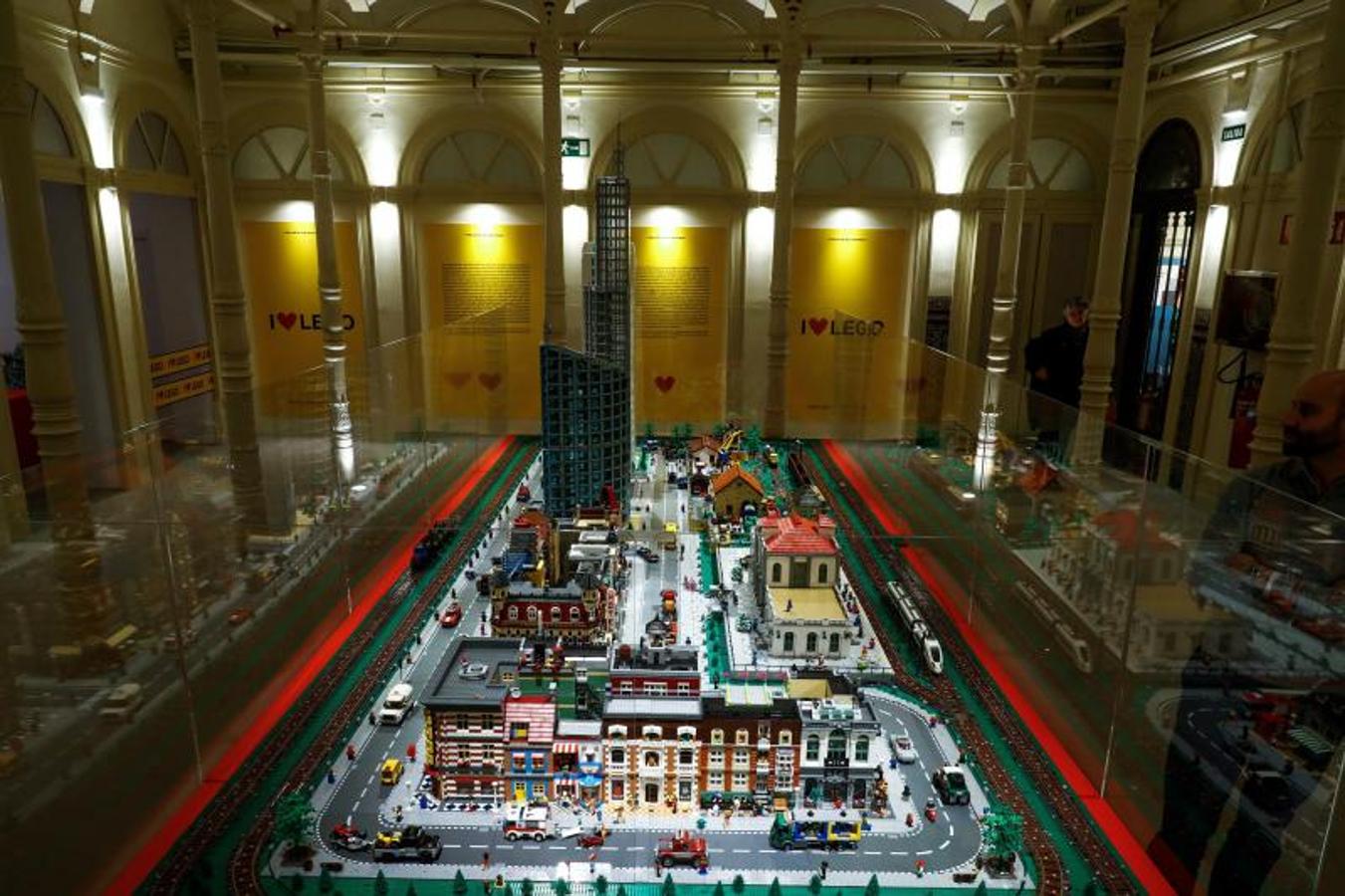 Arquitectos e ingenieros recrean el castillo de 'Juego de Tronos' o el Foro de Augusto con más de un millón de piezas de Lego