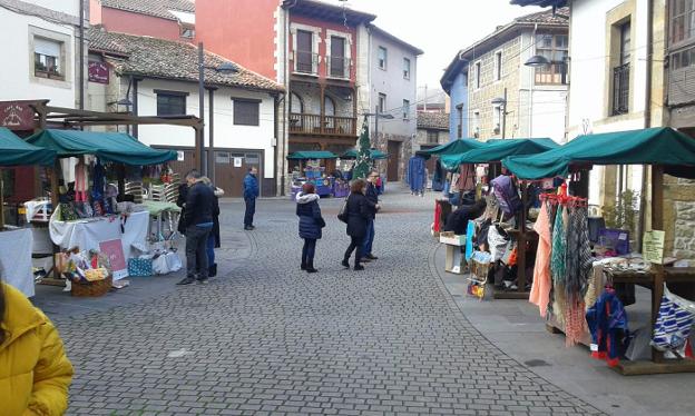 Mercado solidario en Arenas de Cabrales. 