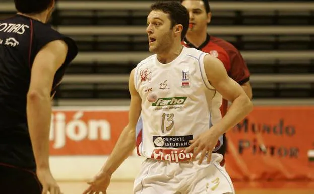 Rubén Suárez, en su etapa en el Gijón Baloncesto.