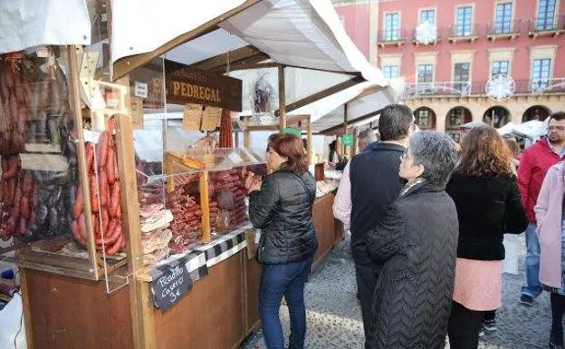 El Mercado Artesano de Gijón, declarado como Actividad de Interés Turístico