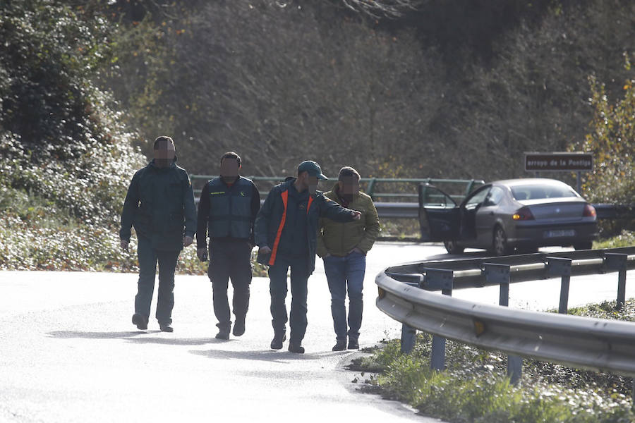 Javier Ledo ha vuelto a Navia, donde la Guardia Civil ha llevado a cabo la reconstrucción del crimen de Paz Fernández Borrego. Después de estar en la vivienda en la que presuntamente tuvieron lugar los hechos, el asesino confeso de la gijonesa fue trasladado al embalse de Arbón, donde arrojó el cuerpo.