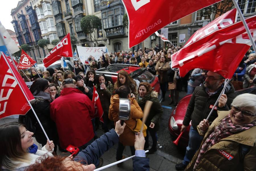 Se concentran en demanda de una subida salarial