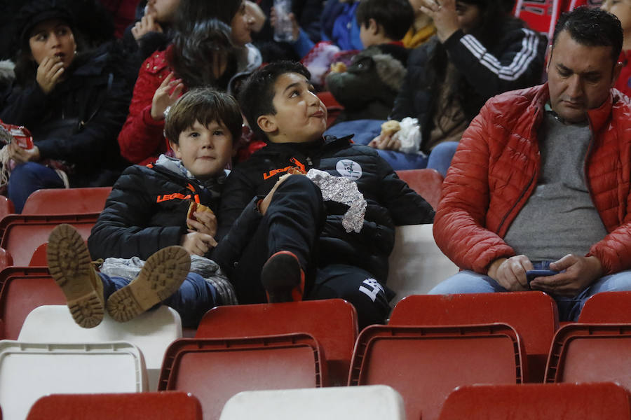 Fotos: ¿Estuviste en el encuentro del Sporting contra el Mallorca? ¡Búscate!