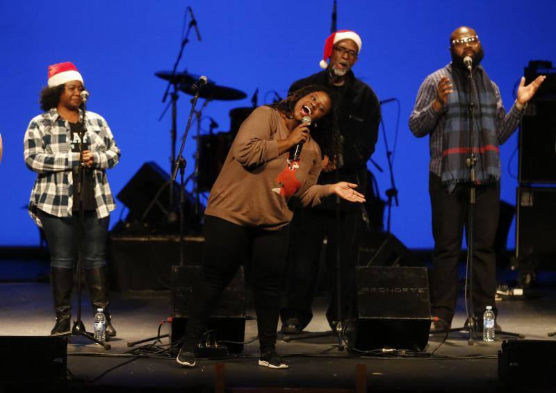 Fotos: El festival de Góspel llena el Teatro Jovellanos