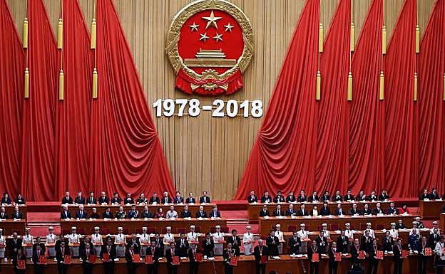 El presidente chino, Xi Jinping, preside el acto de celebración de los 40 años de reformas económicas del país.