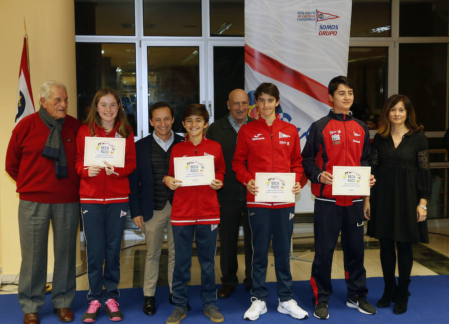 Fotos: El Grupo Covadonga entregó sus becas a 124 deportistas