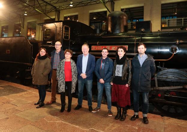 María Antuña, Carlos González Espina, Ana Castaño, Aurelio Martín, Javier Suárez Llana, Arantxa Carcedo y Carlos López Colinas. 