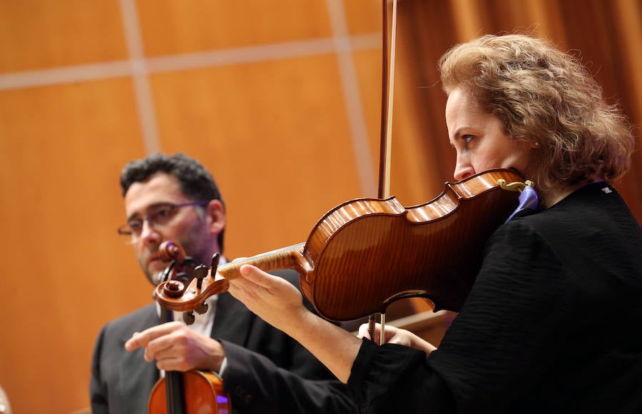 Un rito protagonizado por el Coro de la Fundación Princesa de Asturias y la Orquesta Sinfónica del Principado de Asturias (OSPA) que se escucha, un año más, como regalo de la Navidad