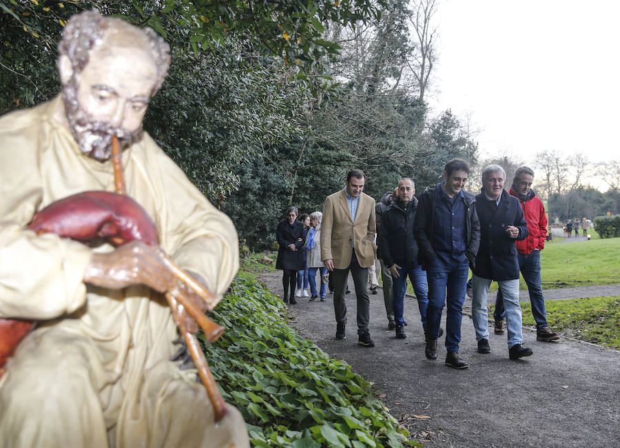 Del 22 de diciembre al 7 de enero la entrada al jardín será gratuita y además se exhibirá, con motivo del centenario de la declaración del Parque Nacional de Covadonga, un diorama realizado con muñecos de Playmobil en el que éstarán representados el paisaje, los lagos, la flora y la fauna del parque