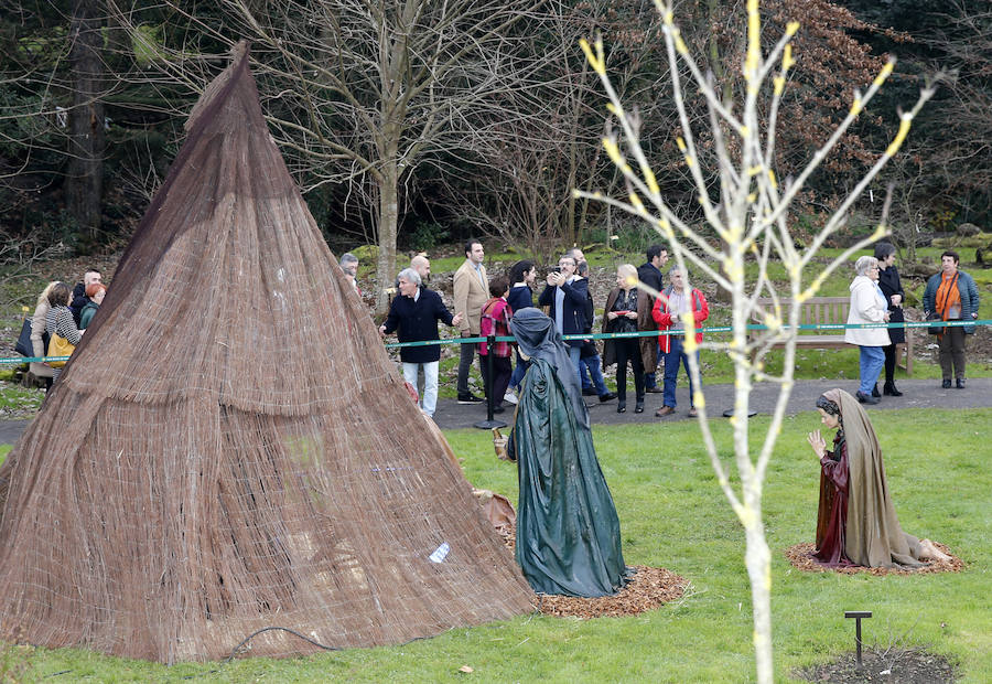 Del 22 de diciembre al 7 de enero la entrada al jardín será gratuita y además se exhibirá, con motivo del centenario de la declaración del Parque Nacional de Covadonga, un diorama realizado con muñecos de Playmobil en el que éstarán representados el paisaje, los lagos, la flora y la fauna del parque