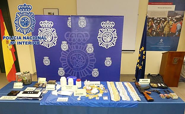 Quince arrestados en una macrorredada contra el tráfico de drogas en bares de Gijón