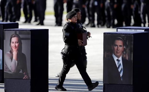 Homenaje en Puebla a la gobernadora Martha Erika Alonso y a su esposo y senador Rafael Moreno Valle.