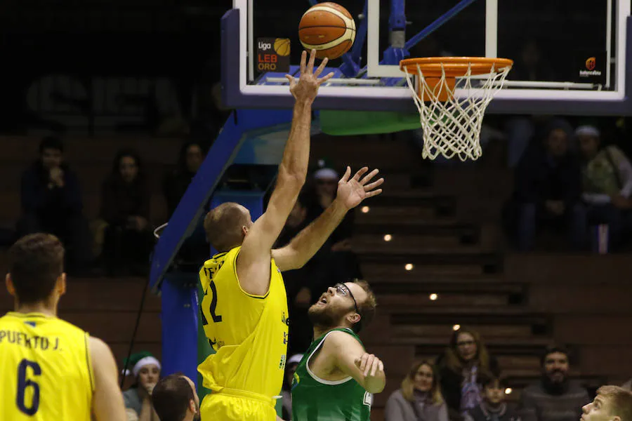 El equipo ovetense no pudo despedirse del año con una victoria tras perder por 85-69 en terreno hispalense