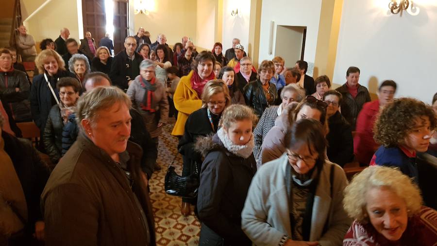 La localidad valdesana de Belén recreó durante este domingo el misterio de la Navidad.