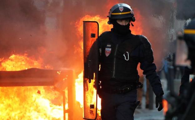 Al menos 34 detenidos durante la octava movilización de los 'chalecos amarillos' en París