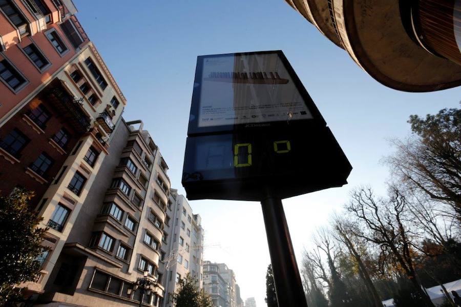 Gijón, Cangas del Narcea, Oviedo o Pajeres, al igual que otros muchos rincones de la región, amanecieron cubiertas de hielo