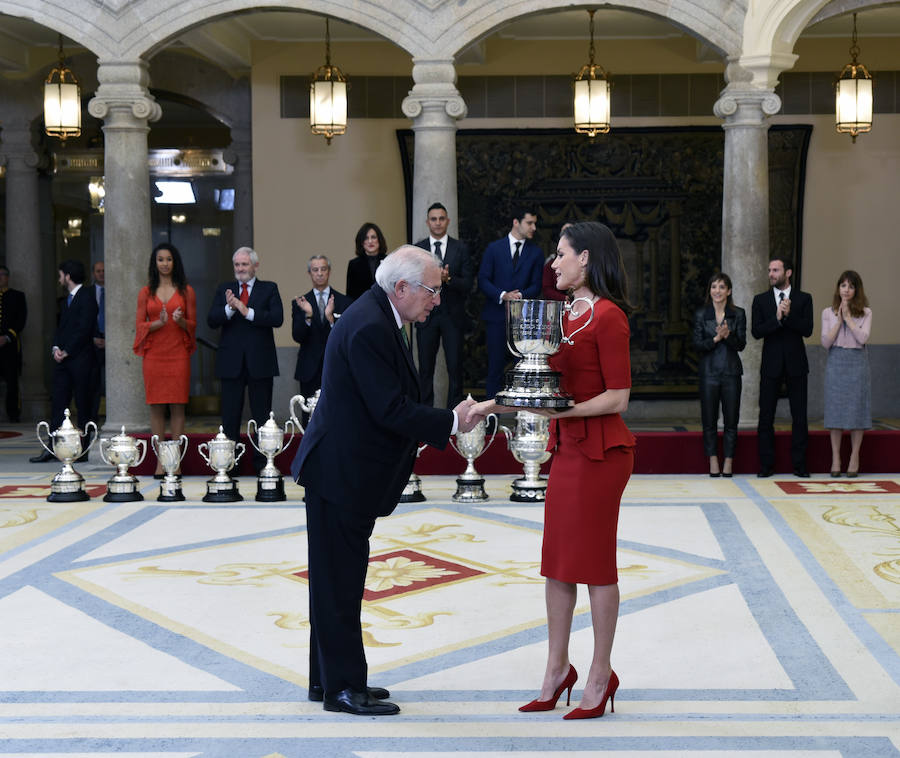 La ceremonia se celebró en el Palacio de El Pardo de Madrid y fue presidida por los Reyes Felipe y Letizia. Rafa Nadal, Sandra Sánchez, Jon Rahm o María Vicente fueron otros de los premiados.