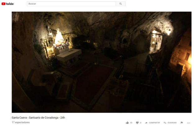 Directo de YouTube desde la Santa Cueva en el que puede verse a la Santina. 