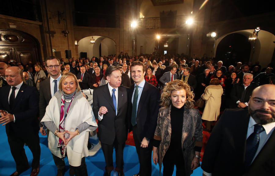 El presidente del PP acude al Hotel de la Reconquista en el que ha tenido lugar el acto oficial de presentación de Teresa Mallada como candidata a la Presidencia del Principado y de Alfredo Canteli como candidato al Ayuntamiento de la capital asturiana