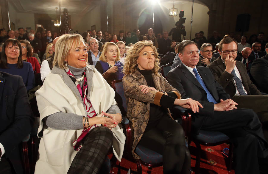 El presidente del PP acude al Hotel de la Reconquista en el que ha tenido lugar el acto oficial de presentación de Teresa Mallada como candidata a la Presidencia del Principado y de Alfredo Canteli como candidato al Ayuntamiento de la capital asturiana