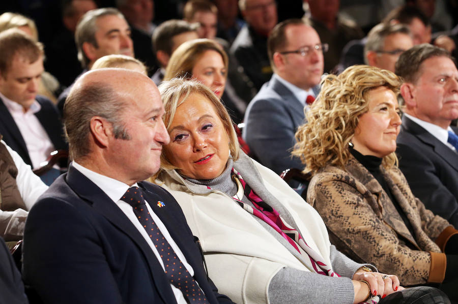 El presidente del PP acude al Hotel de la Reconquista en el que ha tenido lugar el acto oficial de presentación de Teresa Mallada como candidata a la Presidencia del Principado y de Alfredo Canteli como candidato al Ayuntamiento de la capital asturiana