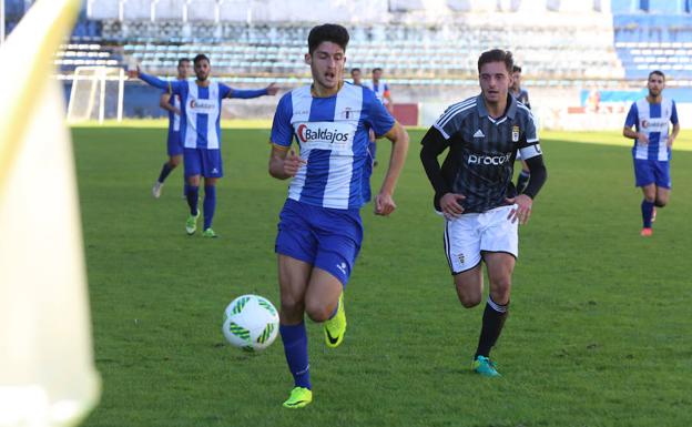 Sergio Ríos, en una imagen de archivo con el Real Avilés en el Suárez Puerta. 