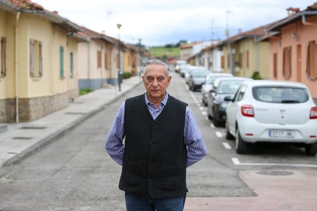 Juan Aragón, presidente de la Asociación de Vecinos La Paloma de Trasona. 