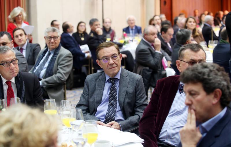 El presidente del Principado, Javier Fernández, ha intervenido en un coloquio organizado por el Foro de la Nueva Economía y el Sabadell, donde ha defendido la creación de un arancel ambiental para proteger a las empresas europeas.