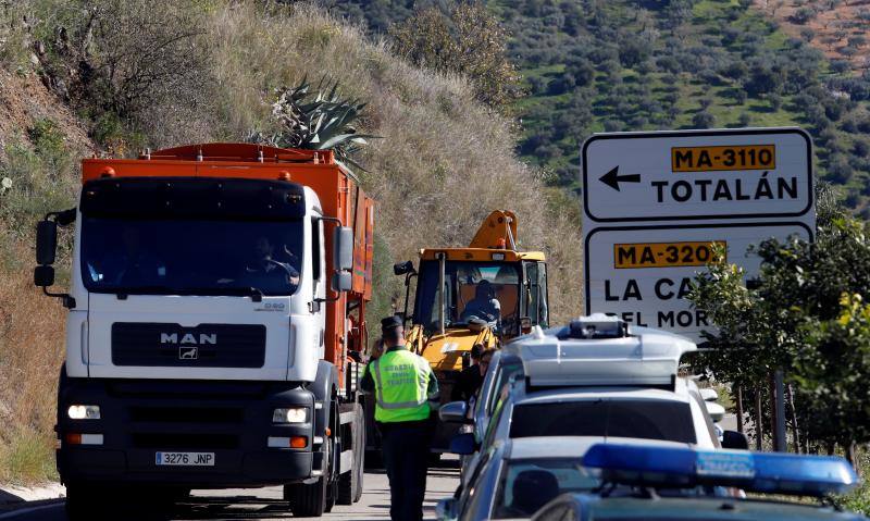 Continúan las labores de búsqueda del niño de dos años que cayó este domingo mientras jugaba a un pozo de 150 metros en la zona de Totalán.