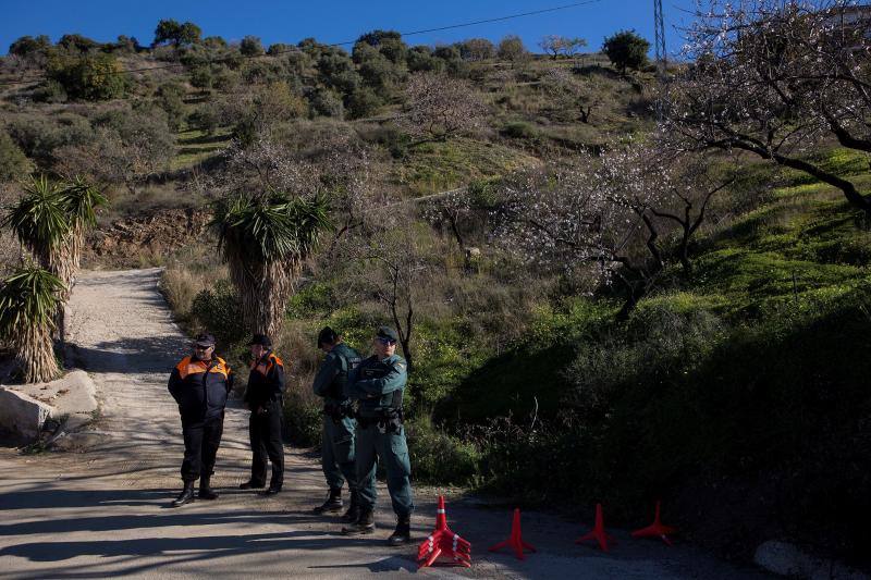 Continúan las labores de búsqueda del niño de dos años que cayó este domingo mientras jugaba a un pozo de 150 metros en la zona de Totalán.