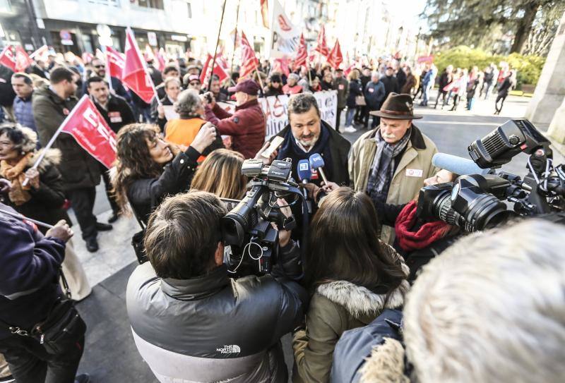 CC OO, UGT y FAMPA convocaron en Siero una nueva protesta en defensa del sistema público de pensiones.