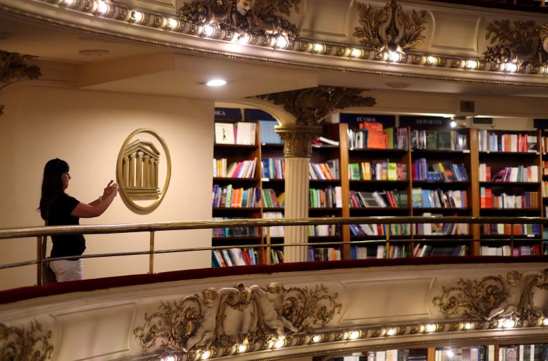 Su belleza atrae a unos 3.000 visitantes por día que pueden llegar a 5.000 los fines de semana