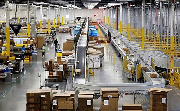 Un almacén con pedidos de comercio electrónico.