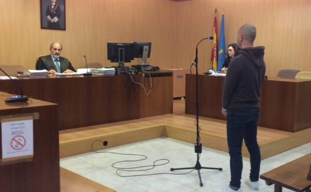 El acusado de asaltar a seis ancianas en Gijón acepta 16 años y siete meses de cárcel