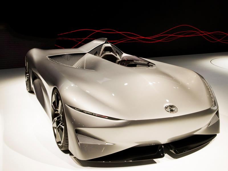 Los SUV, camiones y coches deportivos son los protagonistas de un devaluado salón del automóvil de Detroit, en el que habrá menos fabricantes y más incertidumbre. Más allá de VW, los fabricantes alemanes abandonaron el salón de Detroit este año ante la competencia con otros eventos. Los analistas prevén una ralentización en las ventas en 2019, tras una década de crecimiento.