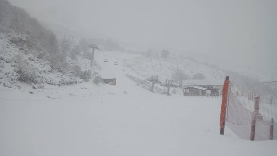 Las estaciones de esquí siguen cerradas el fin de semana a la espera de más nieve