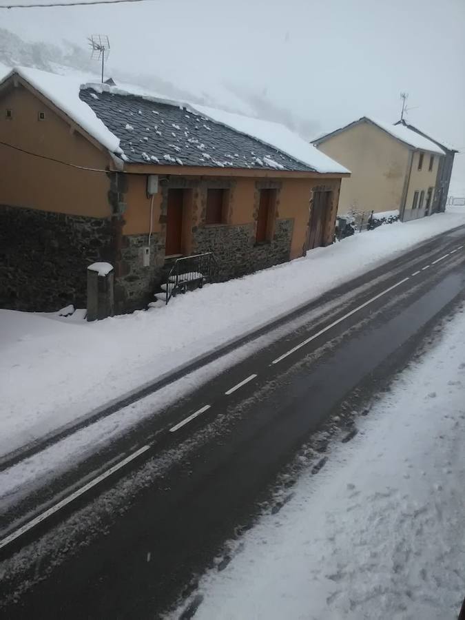 Las estaciones de esquí siguen cerradas el fin de semana a la espera de más nieve