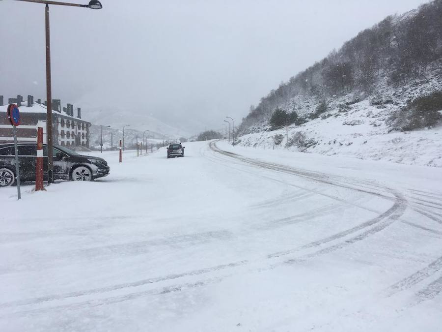 Las estaciones de esquí siguen cerradas el fin de semana a la espera de más nieve