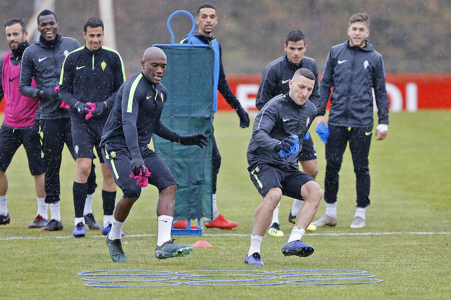 Los rojiblancos preparan su partido ante el Alcorcón
