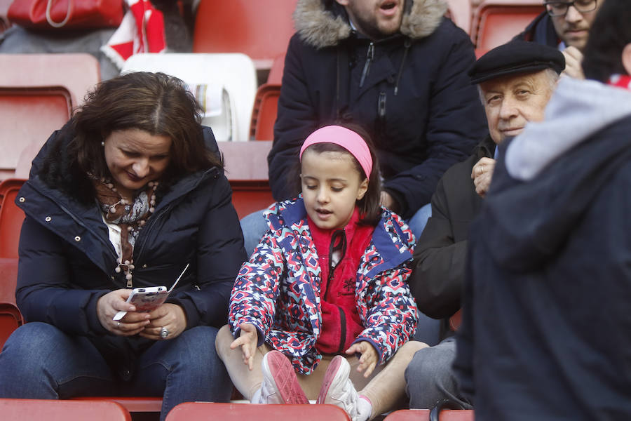 Fotos: ¿Estuviste en el Sporting - Alcorcón? ¡Búscate!