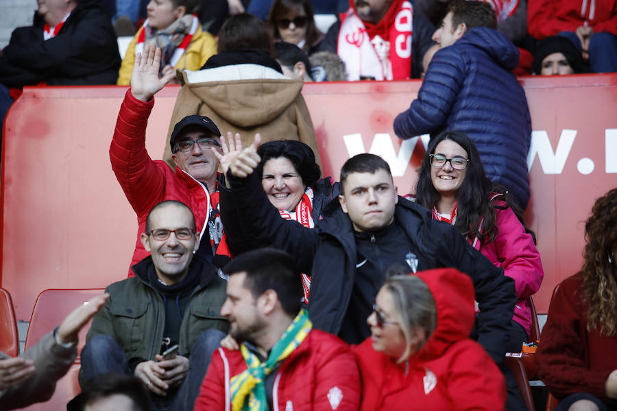 Fotos: ¿Estuviste en el Sporting - Alcorcón? ¡Búscate!