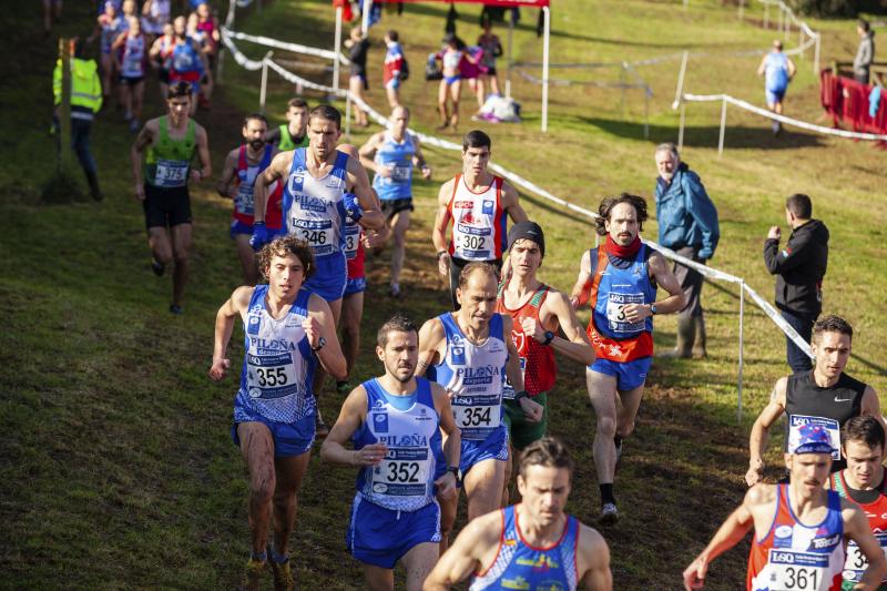 Moha Bakkali (Universidad) e Isabel Barreiro (Gijón Atletismo) han logrado los triunfos individuales Campeonato de Asturias de Cross Largo por Clubes, disputado en Perlora. Han participado más de 270 atletas.